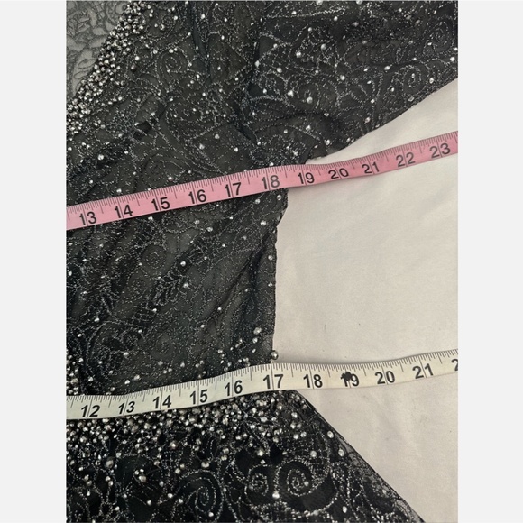 NWT $798 Mac‎ Duggal [ 8 ] Embellished Long Sleeve V Neck Gown in Graphite - Picture 5 of 15